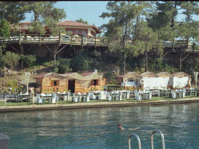 direkt am Meer liegt das Restaurant "Fruti del Mare"