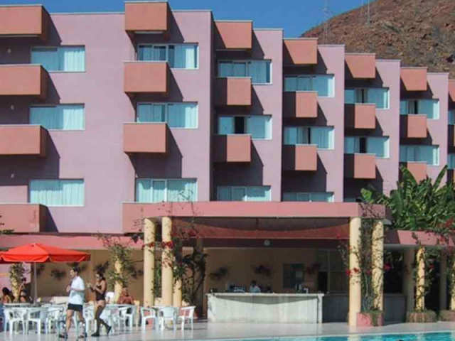 Hotel mit Strand und Restaurant