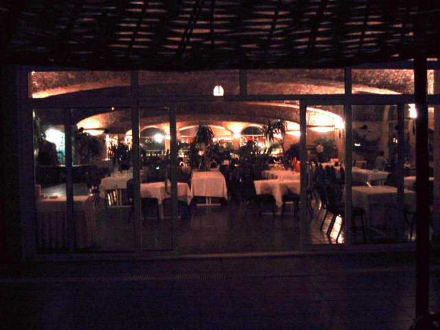 Restaurant bis nach Mitternacht geöffnet