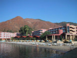 Strand vorm Hotel